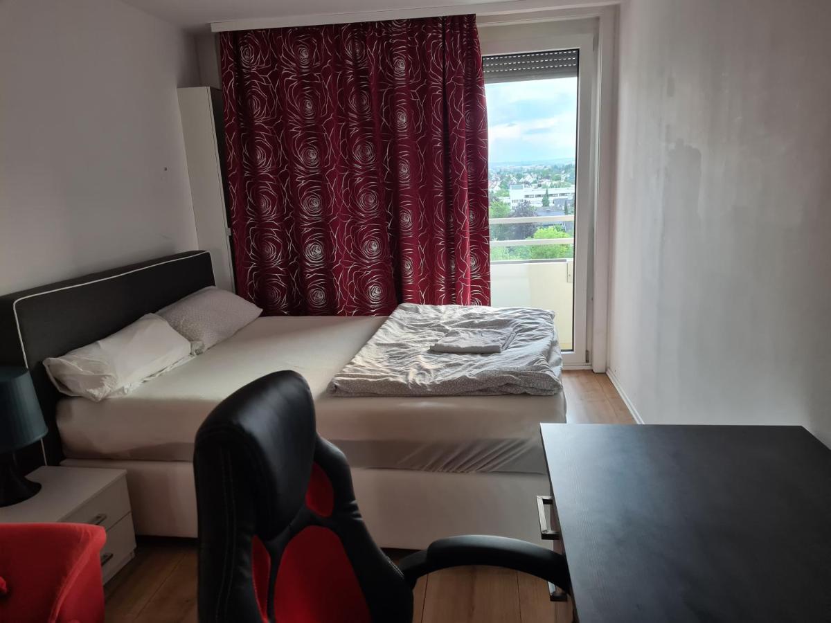 Sehr Schoene Drei Zimmer Deluex Wohnung In Sindelfingen Dış mekan fotoğraf