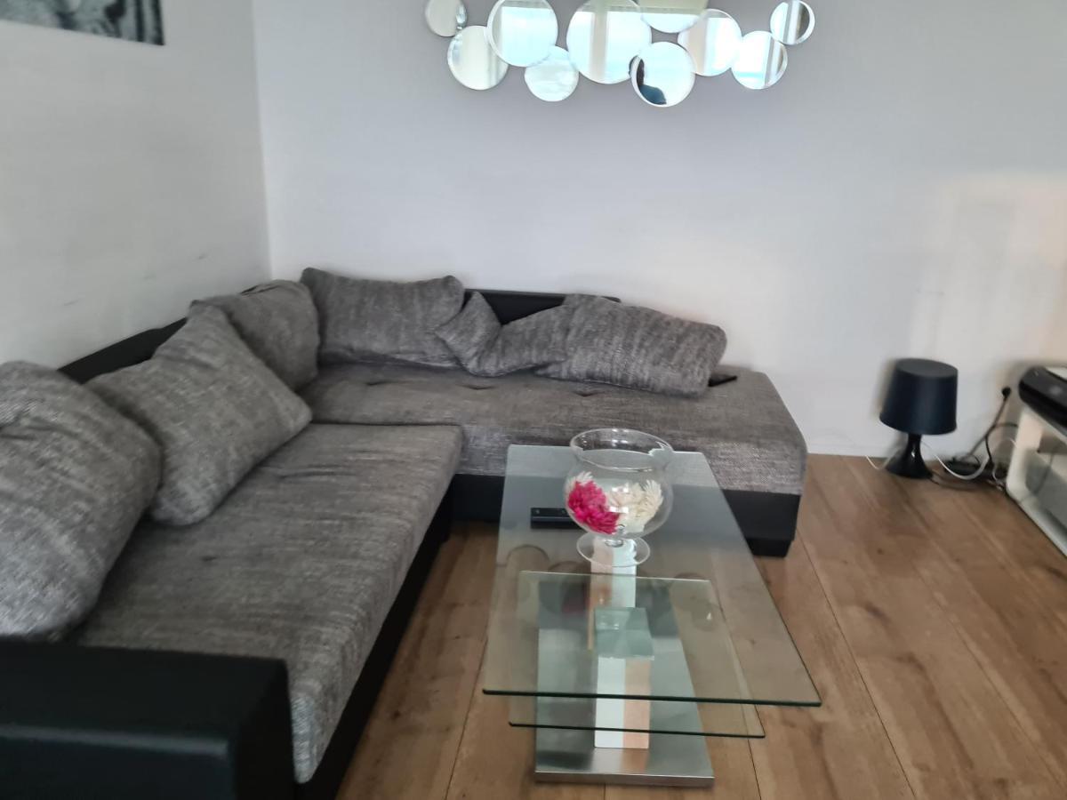 Sehr Schoene Drei Zimmer Deluex Wohnung In Sindelfingen Dış mekan fotoğraf