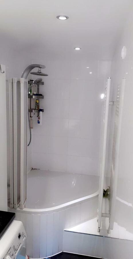 Sehr Schoene Drei Zimmer Deluex Wohnung In Sindelfingen Dış mekan fotoğraf