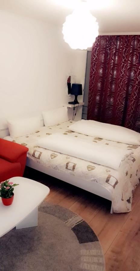 Sehr Schoene Drei Zimmer Deluex Wohnung In Sindelfingen Dış mekan fotoğraf