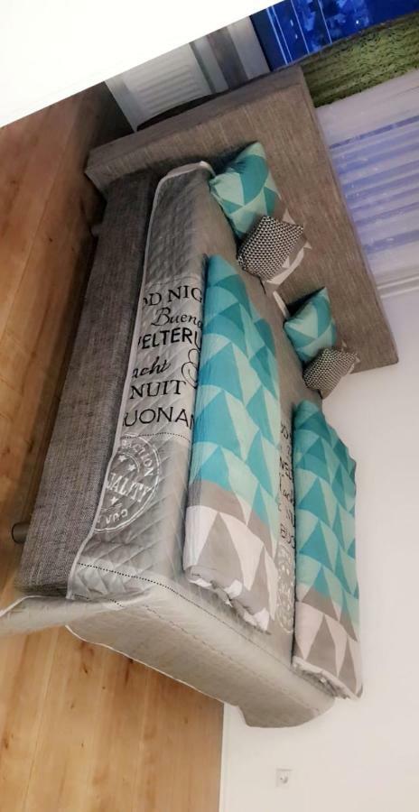 Sehr Schoene Drei Zimmer Deluex Wohnung In Sindelfingen Dış mekan fotoğraf
